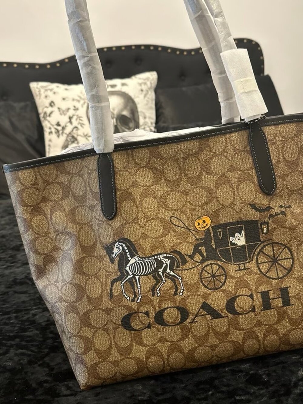 👻👻Coach City Tote In Signature Canvas With Halloween
